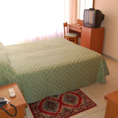 Hotel Cristallo ليريسي المظهر الخارجي الصورة