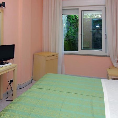 Hotel Cristallo ليريسي المظهر الخارجي الصورة