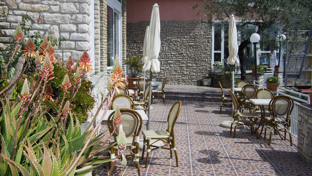 Hotel Cristallo ليريسي المظهر الخارجي الصورة