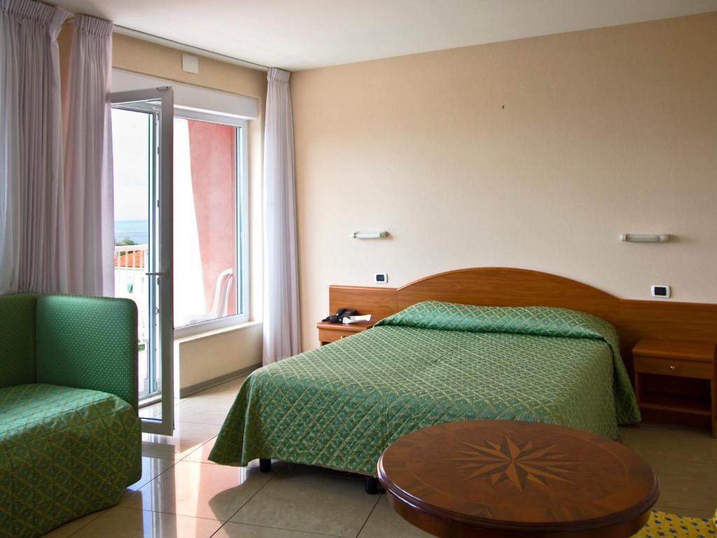 Hotel Cristallo ليريسي الغرفة الصورة