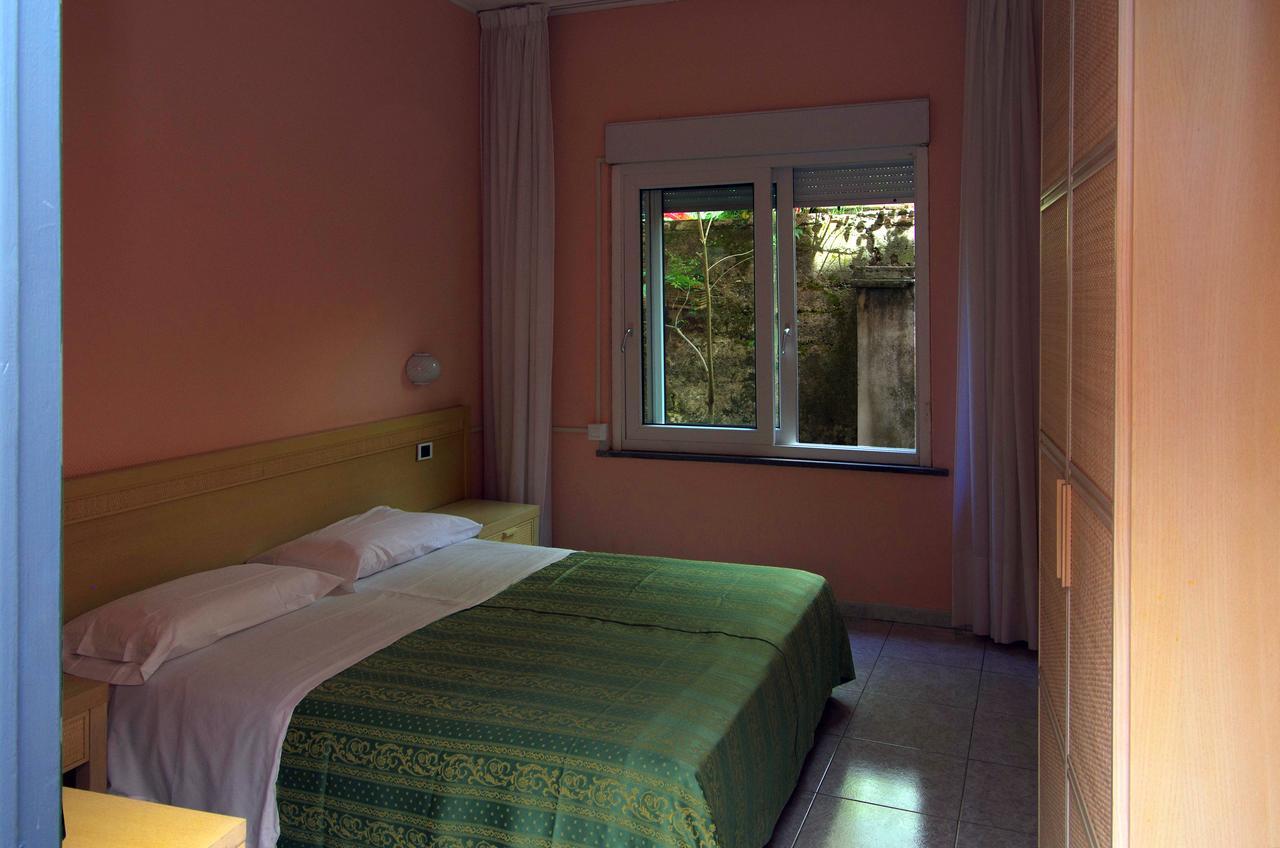 Hotel Cristallo ليريسي المظهر الخارجي الصورة