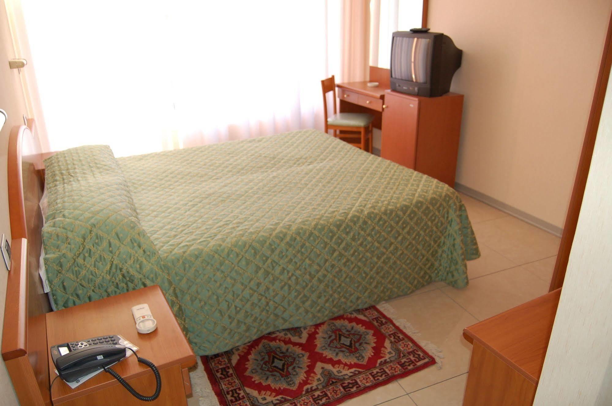 Hotel Cristallo ليريسي المظهر الخارجي الصورة