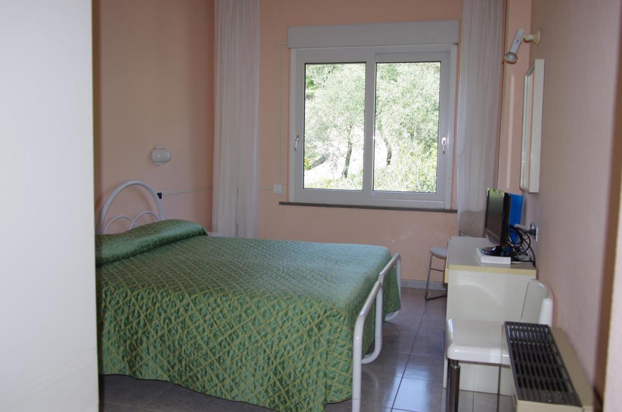 Hotel Cristallo ليريسي المظهر الخارجي الصورة
